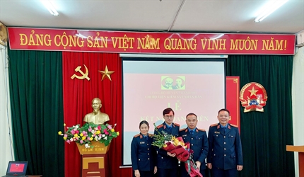 Viện KSND huyện Thanh Trì và quận Hai Bà Trưng tổ chức Lễ kết nạp đảng...